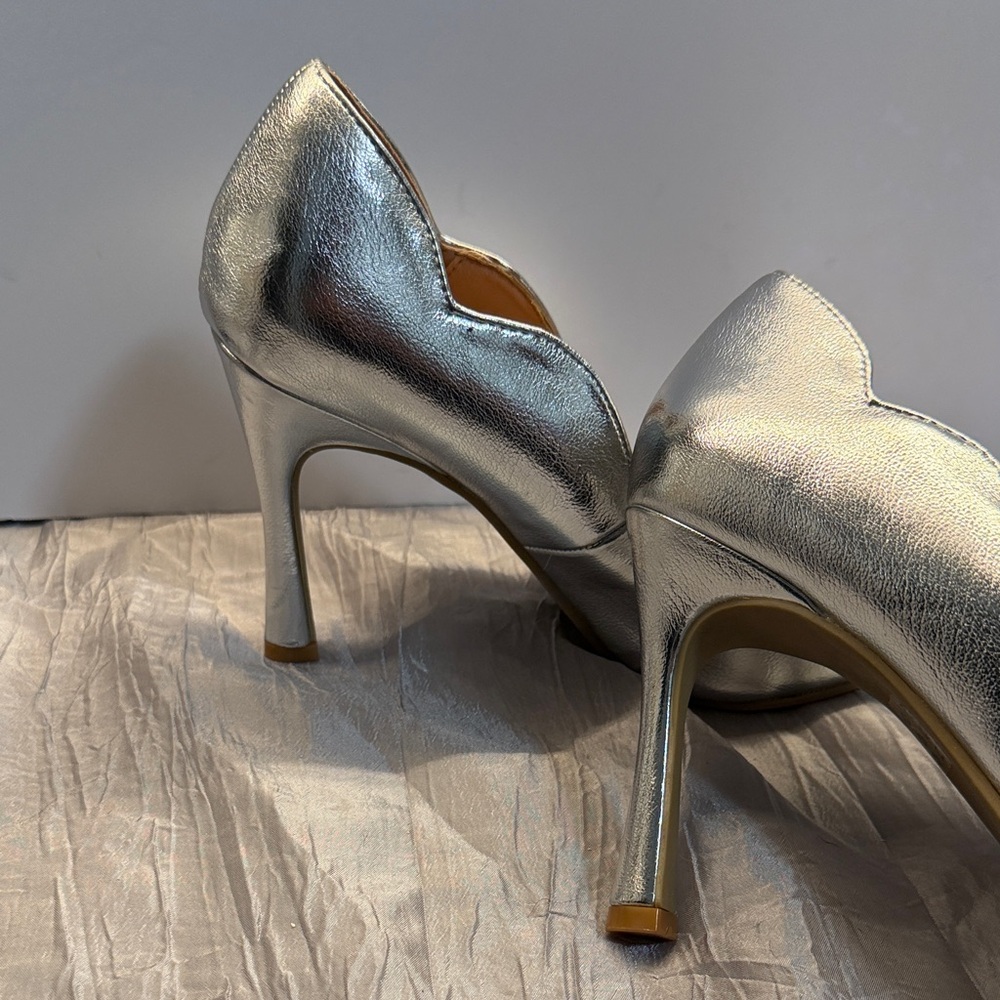 Chinese Laundry Metallic Silver Heels - Picture 17 of 17